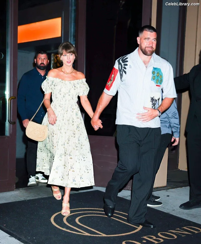 Taylor Swift photo 6 of 4190