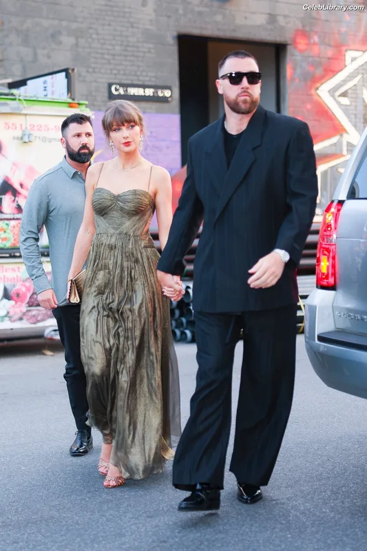 Taylor Swift photo 21 of 4190