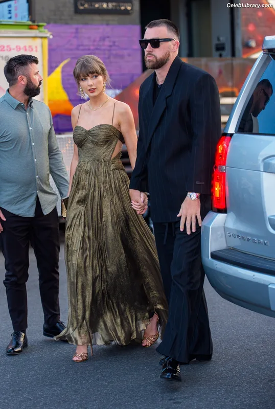 Taylor Swift photo 7 of 4190