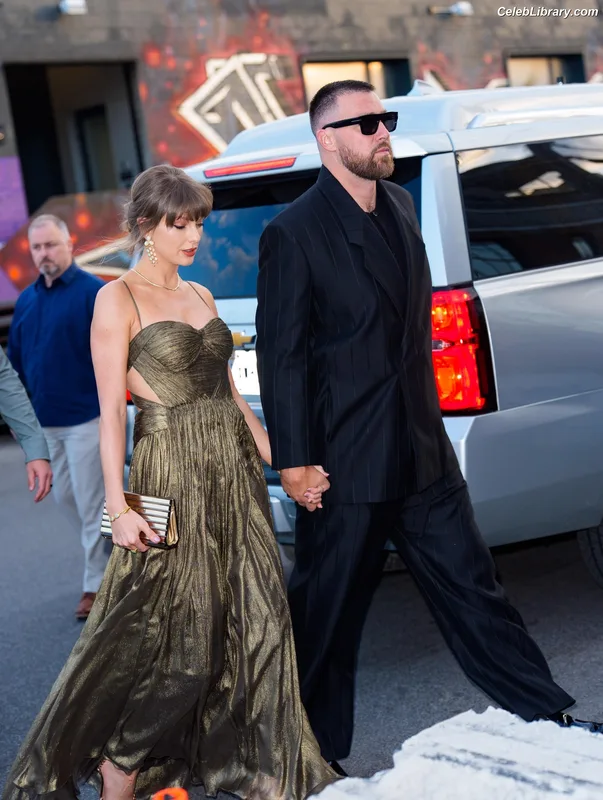 Taylor Swift photo 7 of 4190