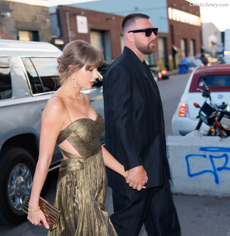 Taylor Swift photo 8 of 4190