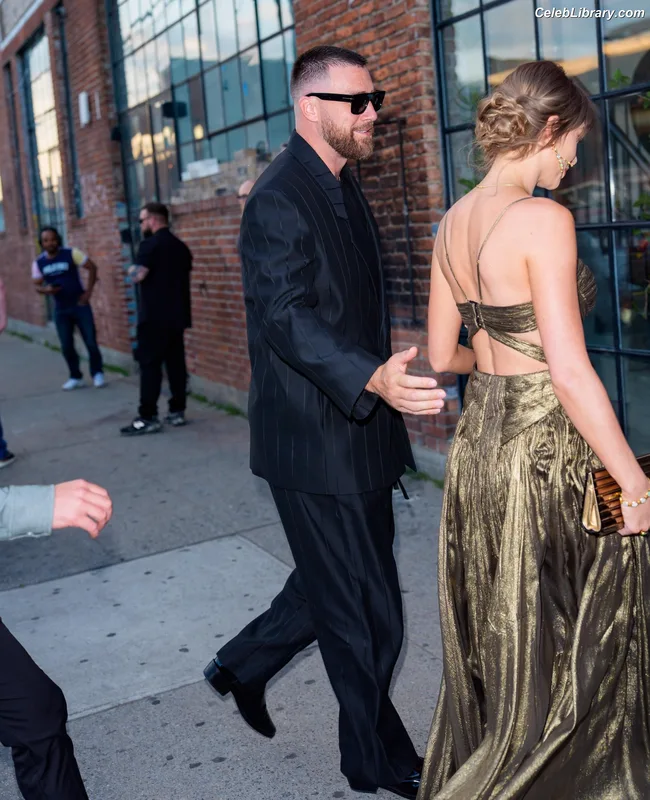 Taylor Swift photo 18 of 4190