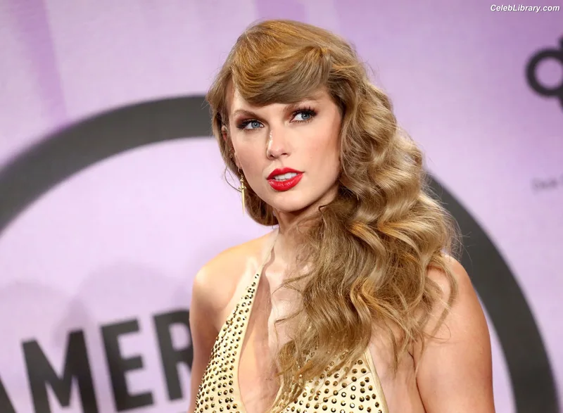 Taylor Swift photo 16 of 4190