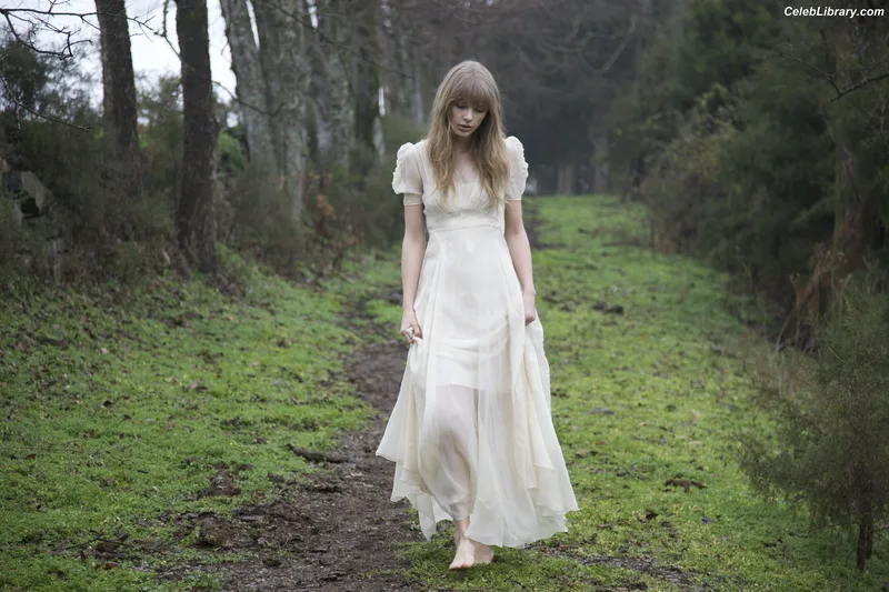 Taylor Swift photo 9 of 4190