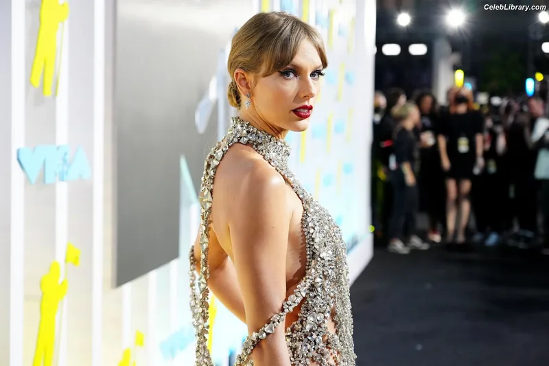 Taylor Swift photo 12 of 4190