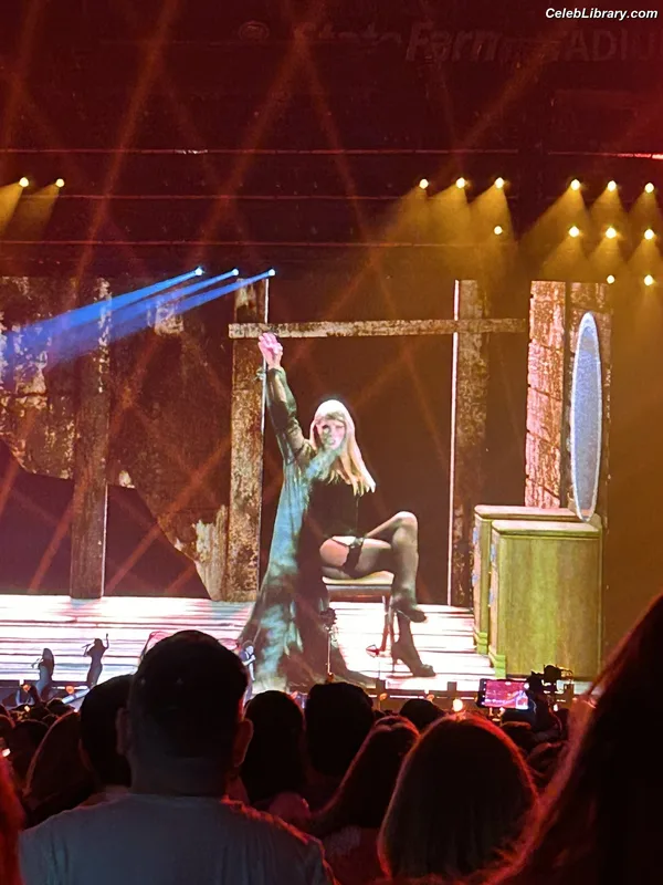 Taylor Swift photo 5 of 4190