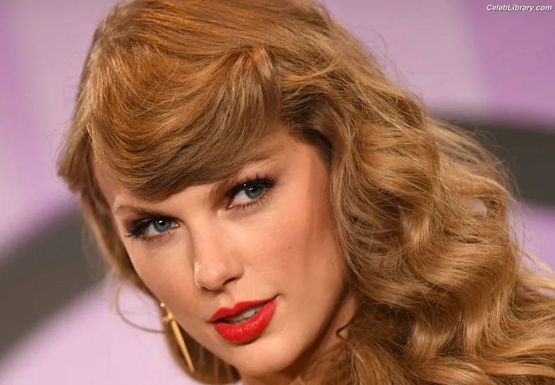 Taylor Swift photo 9 of 4190