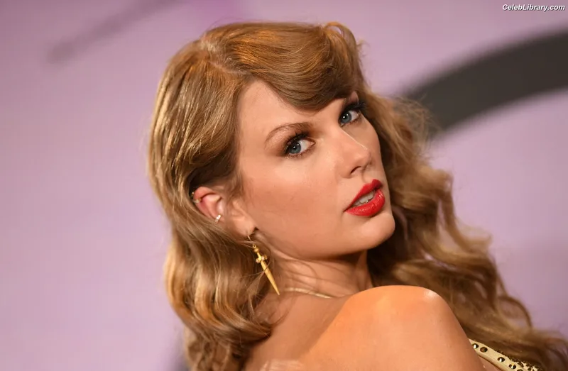 Taylor Swift photo 22 of 4190