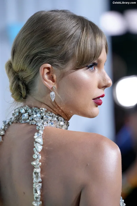 Taylor Swift photo 22 of 4190