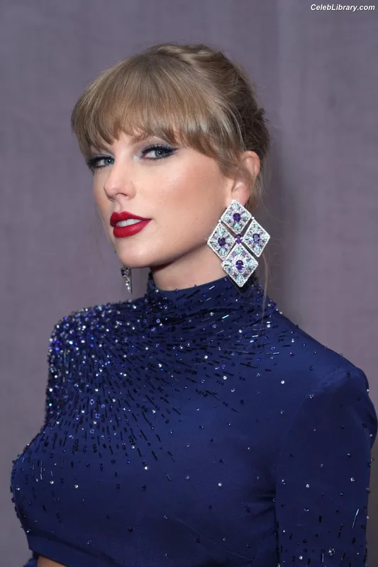 Taylor Swift photo 6 of 4190