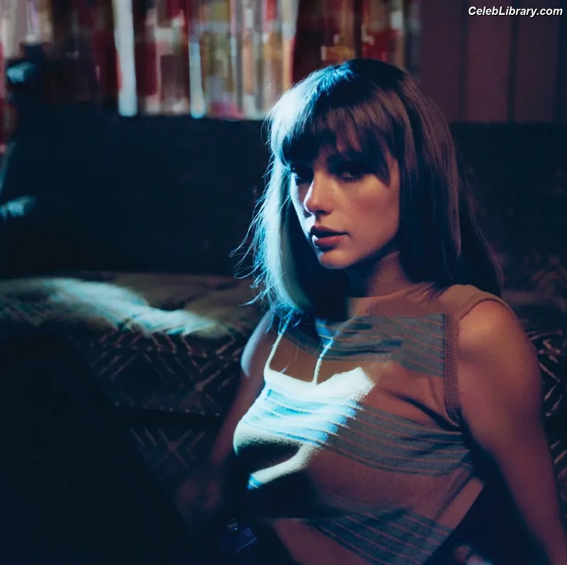 Taylor Swift photo 16 of 4190
