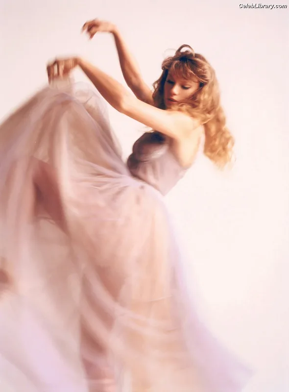 Taylor Swift photo 5 of 4190