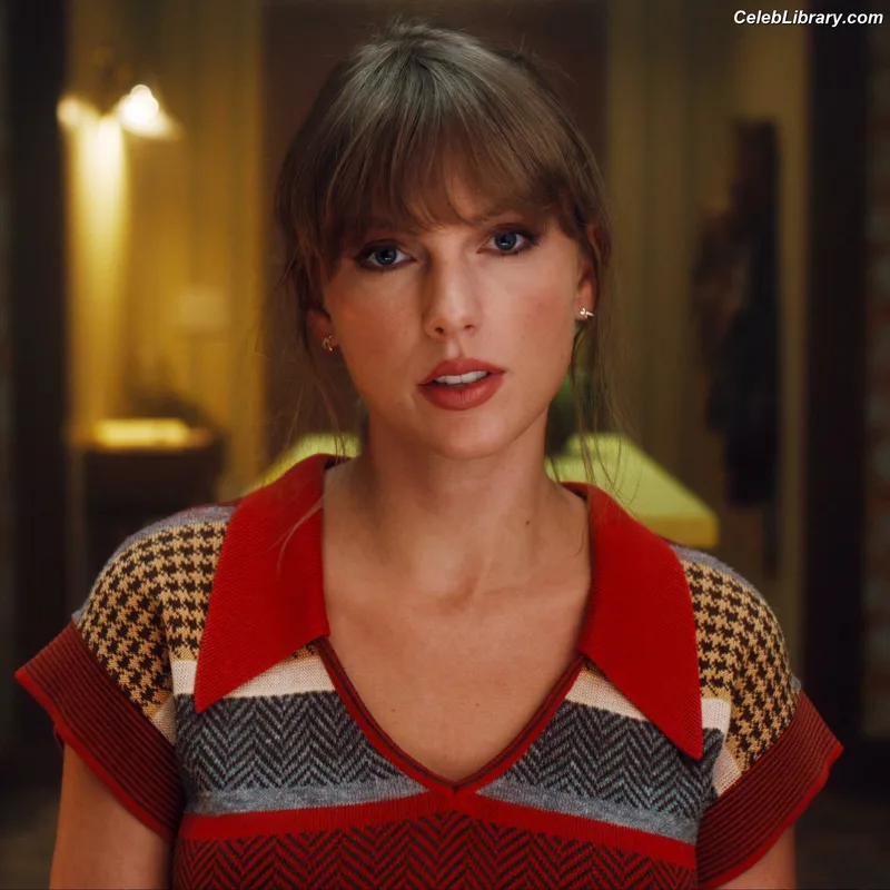 Taylor Swift photo 10 of 4190