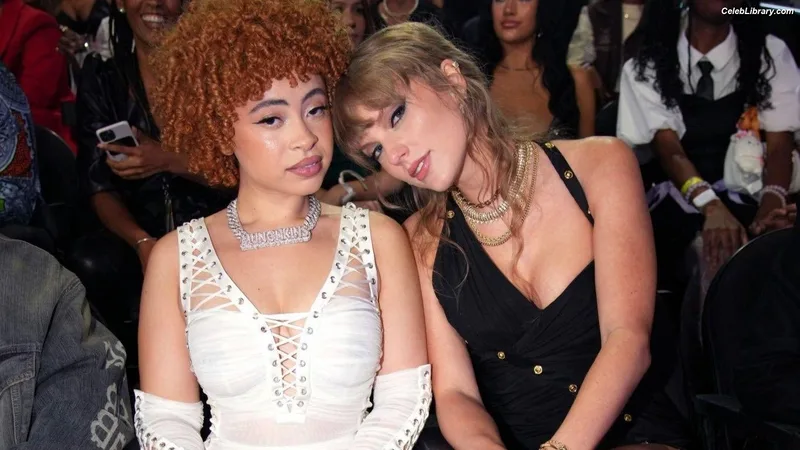 Taylor Swift photo 14 of 4190