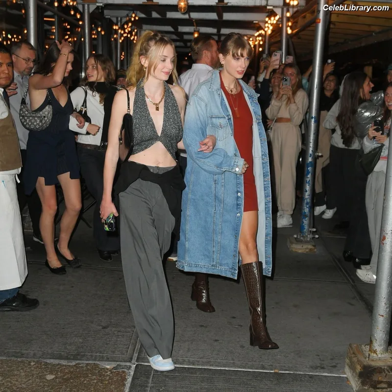 Taylor Swift photo 21 of 4190