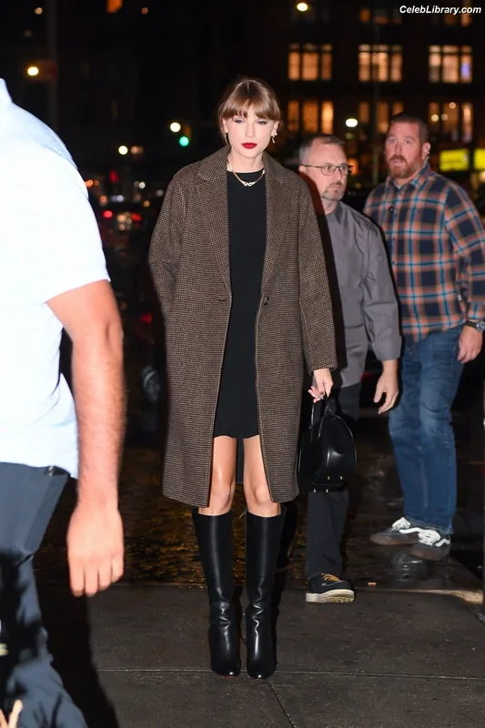 Taylor Swift photo 17 of 4190
