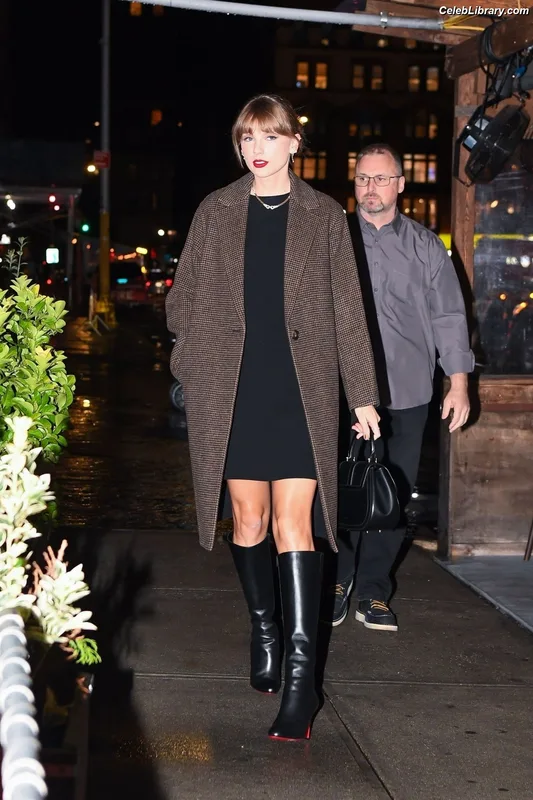 Taylor Swift photo 18 of 4190
