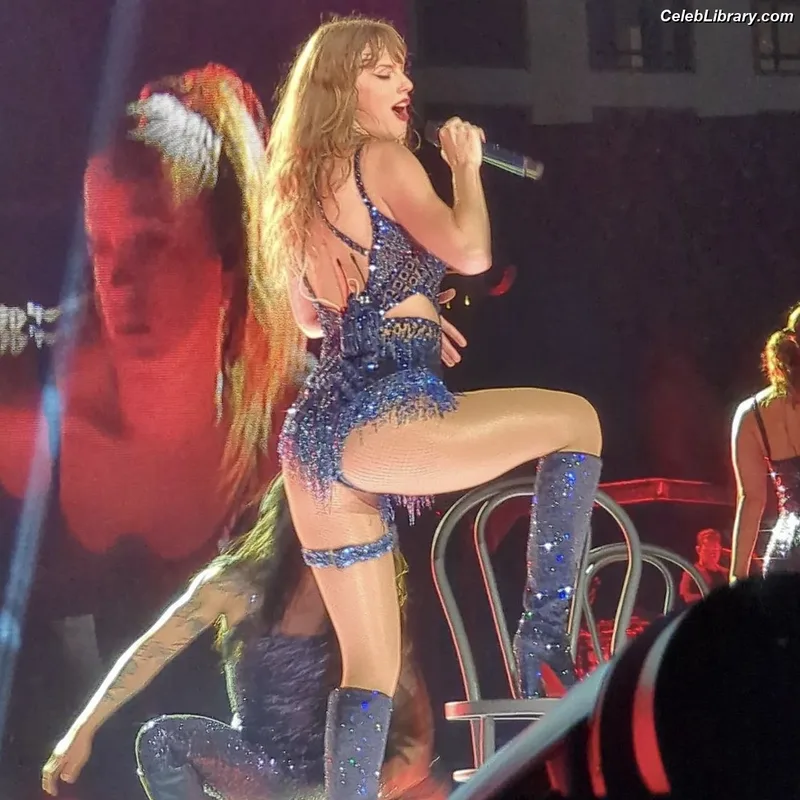 Taylor Swift photo 11 of 4190