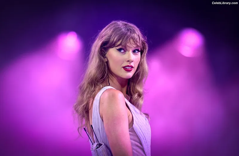 Taylor Swift photo 8 of 4190