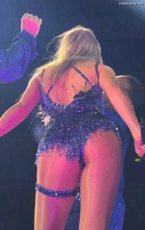 Taylor Swift photo 21 of 4190