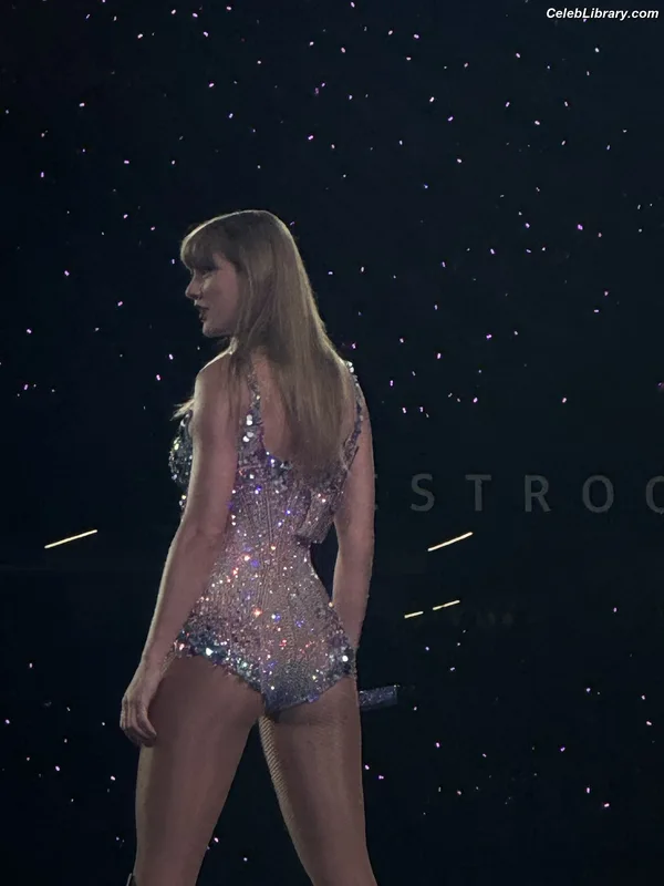 Taylor Swift photo 2 of 4190