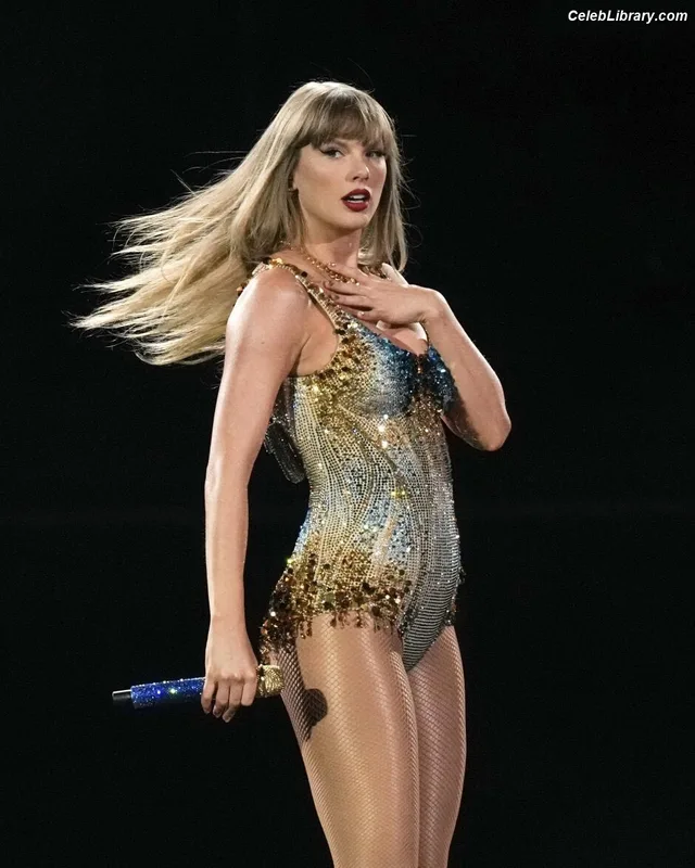 Taylor Swift photo 1 of 4190