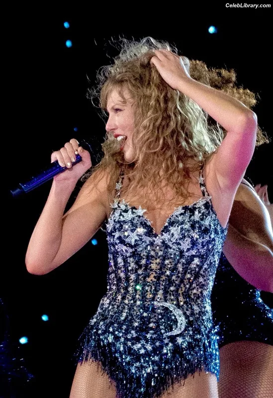 Taylor Swift photo 7 of 4190