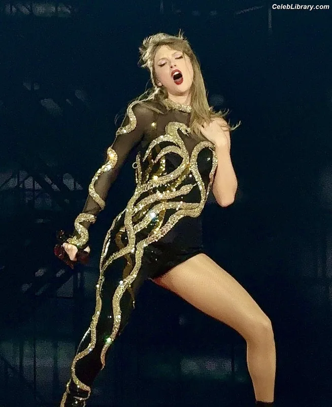 Taylor Swift photo 12 of 4190