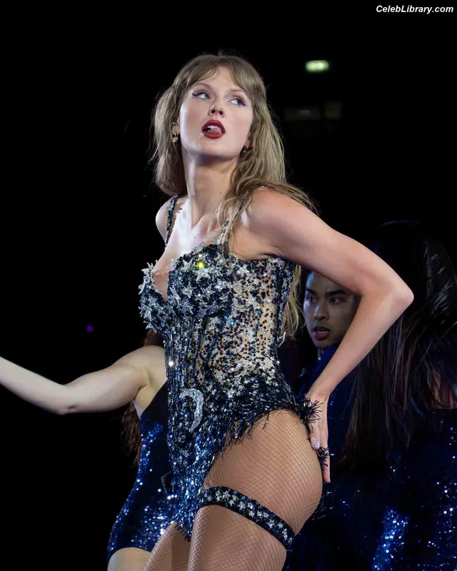 Taylor Swift photo 4 of 4190