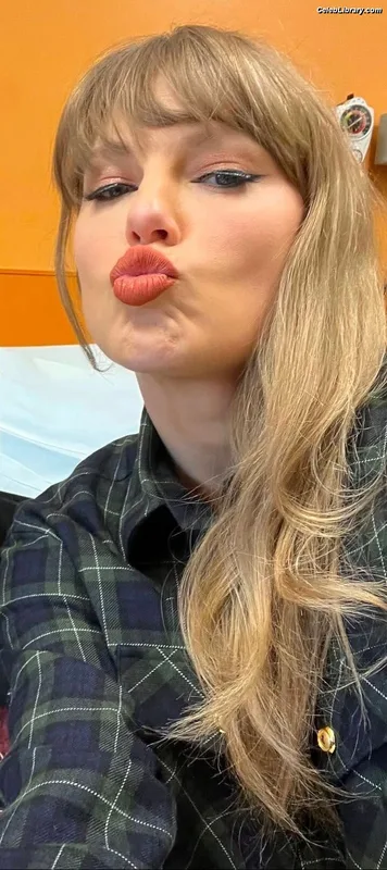 Taylor Swift photo 2 of 4190