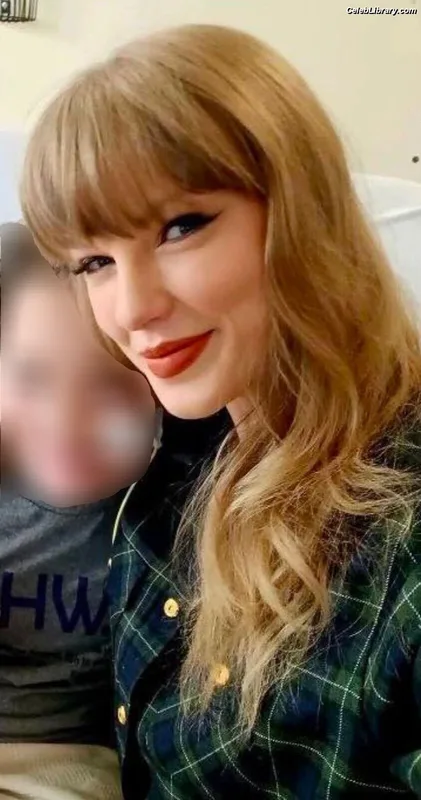 Taylor Swift photo 3 of 4190