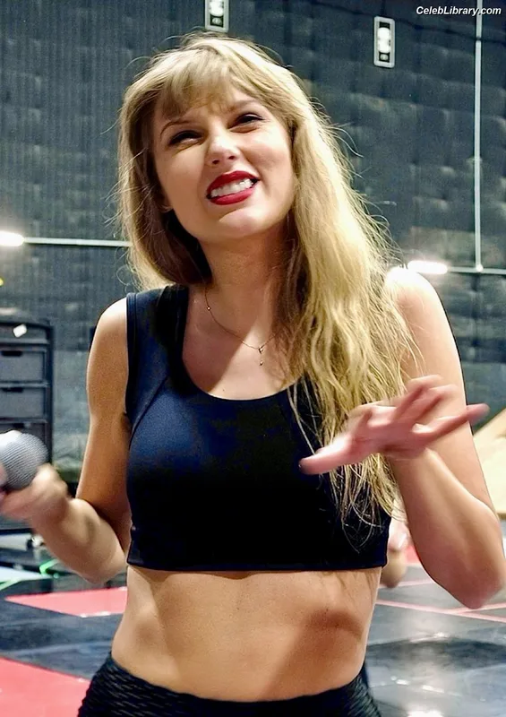 Taylor Swift photo 11 of 4190