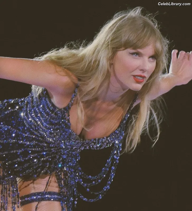 Taylor Swift photo 10 of 4190