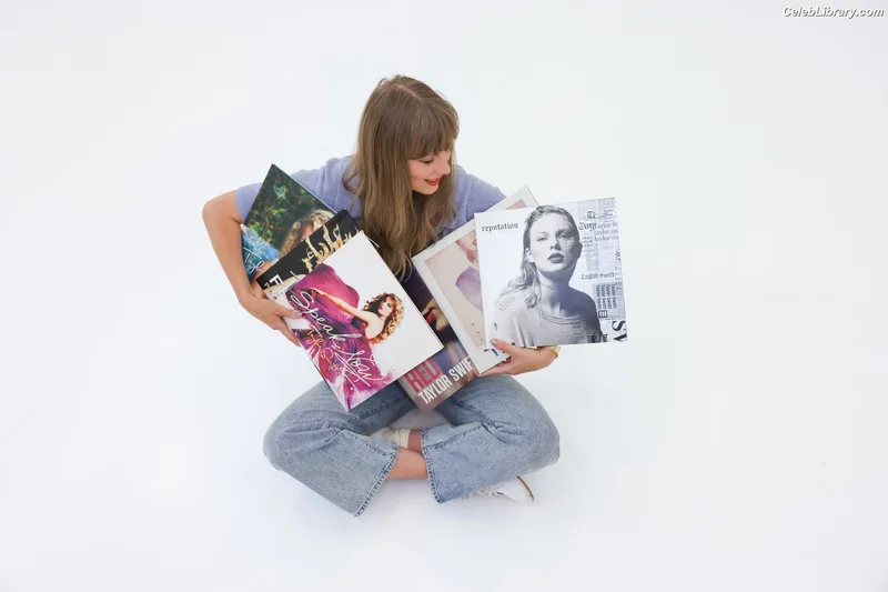 Taylor Swift photo 23 of 4190