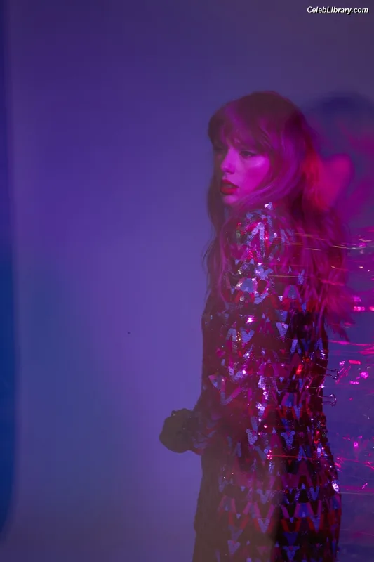 Taylor Swift photo 12 of 4190