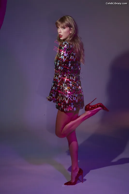 Taylor Swift photo 21 of 4190