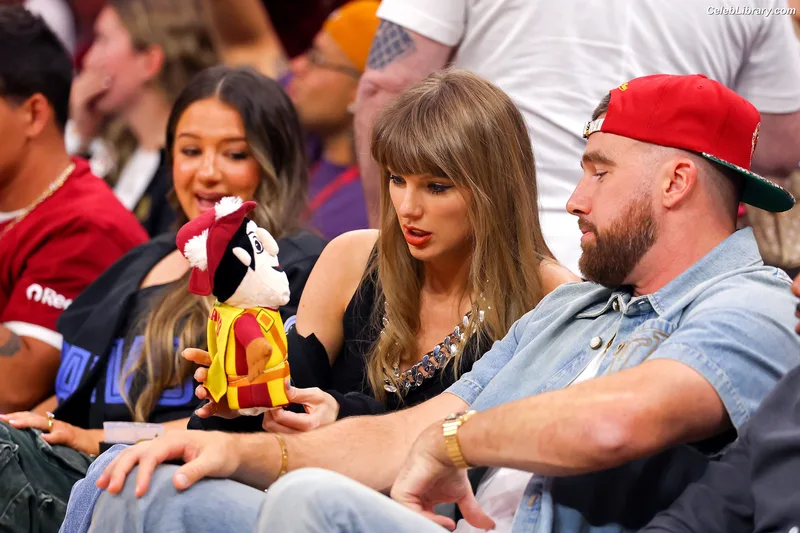 Taylor Swift photo 9 of 4190