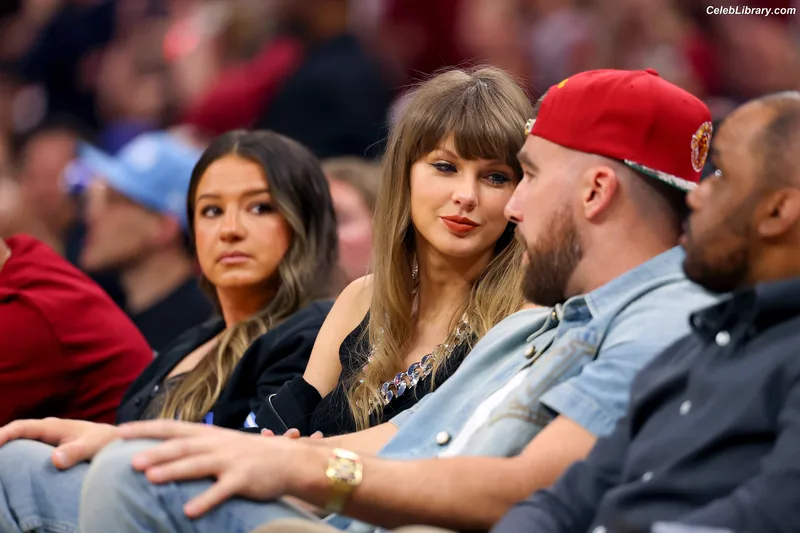 Taylor Swift photo 22 of 4190