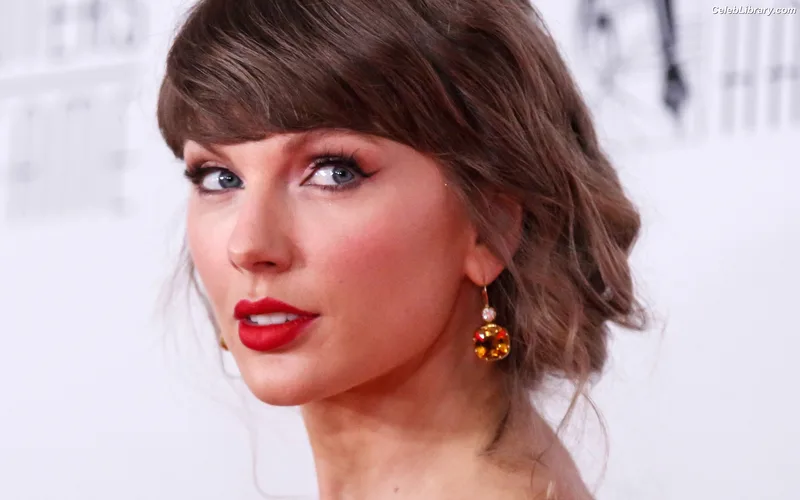 Taylor Swift photo 22 of 4190
