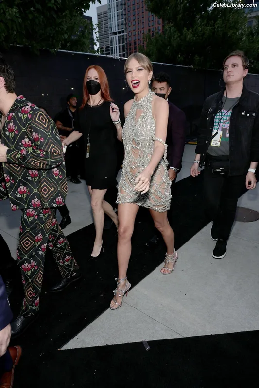 Taylor Swift photo 14 of 4190