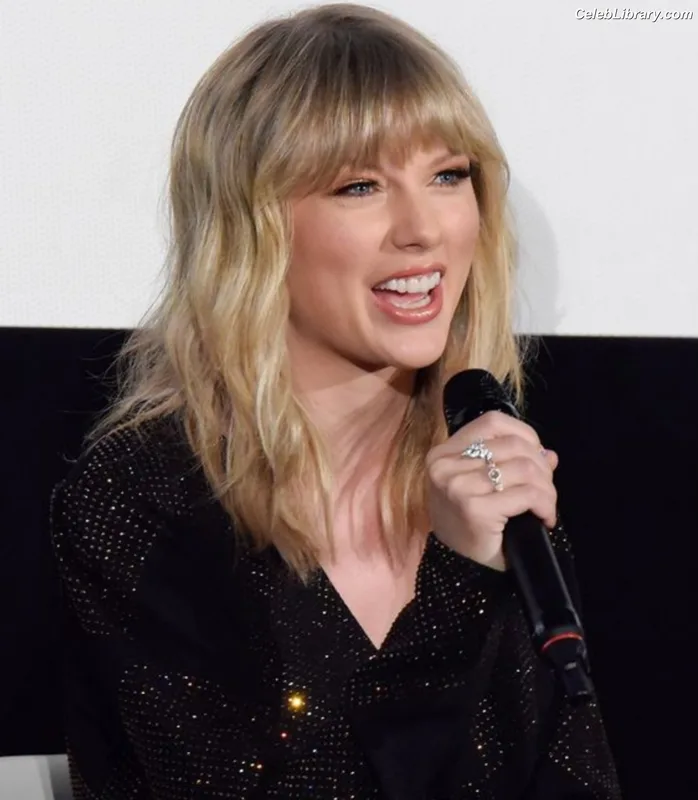 Taylor Swift photo 22 of 4190