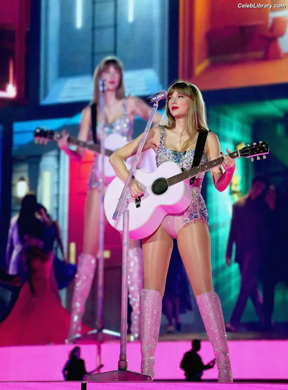 Taylor Swift photo 4 of 4190