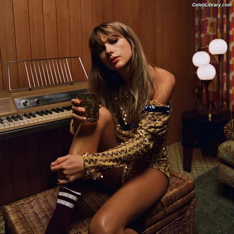 Taylor Swift photo 2 of 4190