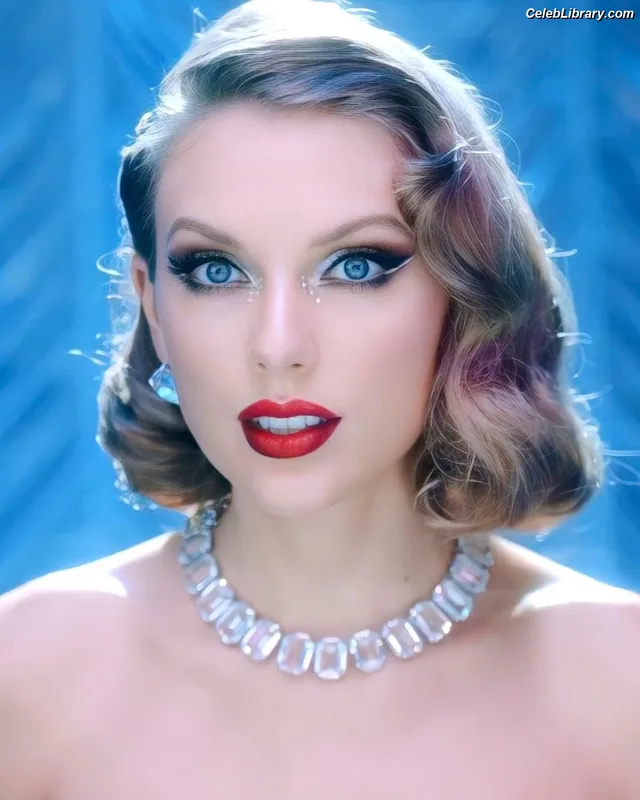 Taylor Swift photo 3 of 4190