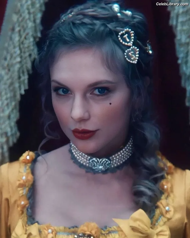 Taylor Swift photo 6 of 4190