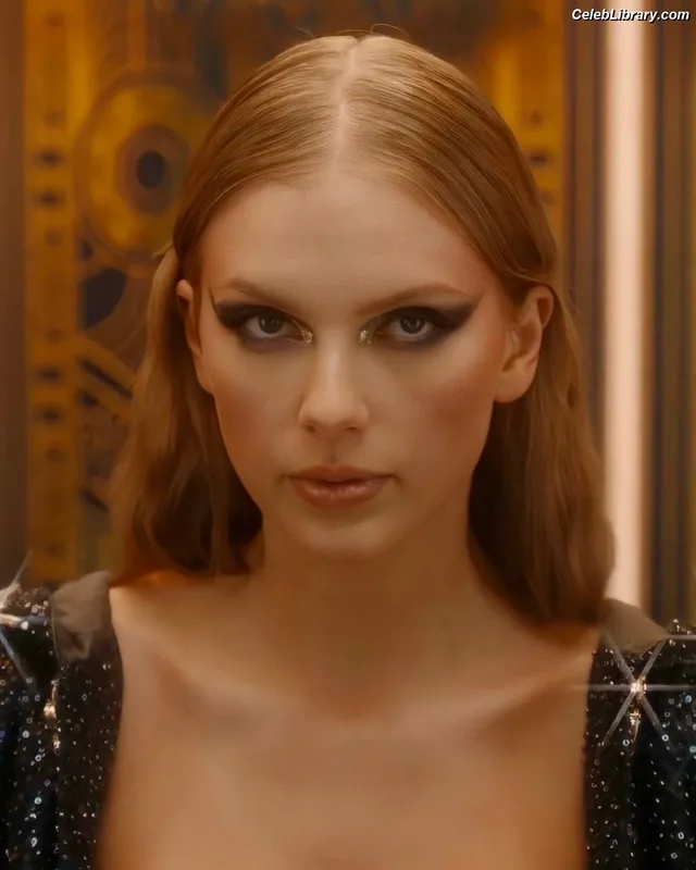 Taylor Swift photo 14 of 4190