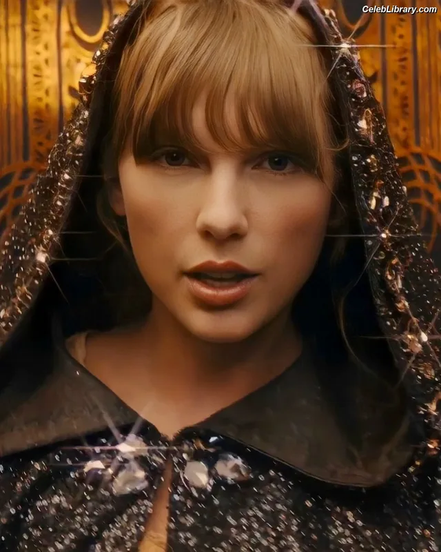 Taylor Swift photo 16 of 4190