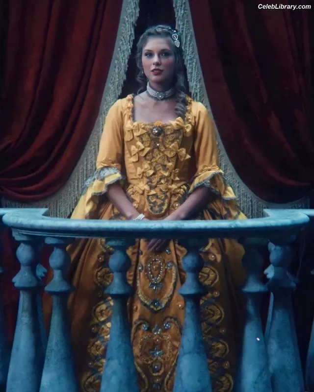 Taylor Swift photo 17 of 4190