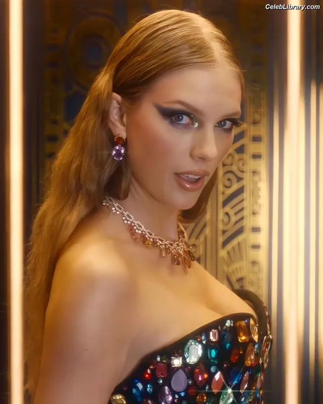 Taylor Swift photo 21 of 4190