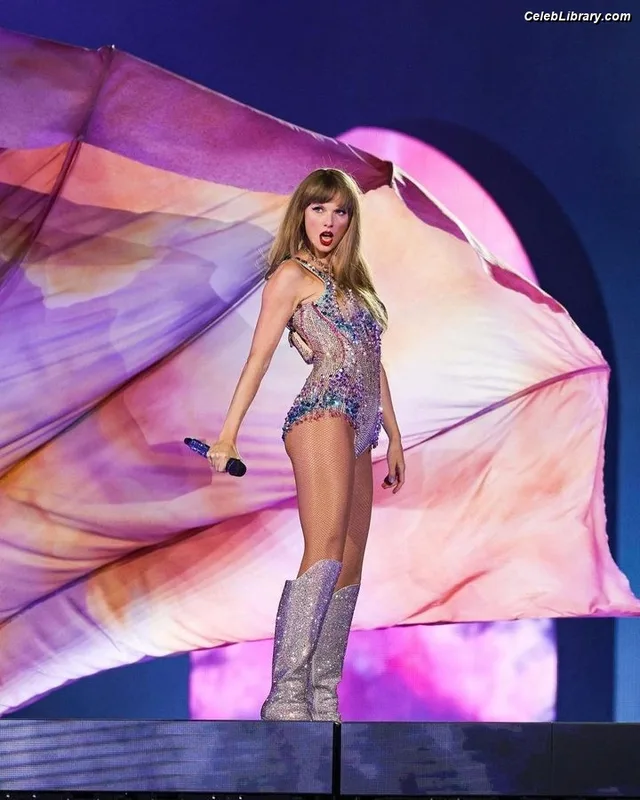 Taylor Swift photo 19 of 4190